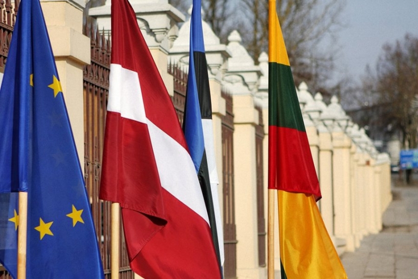 Baltic flags on display in Vilnius [Photo: Lithuania Tribune]
