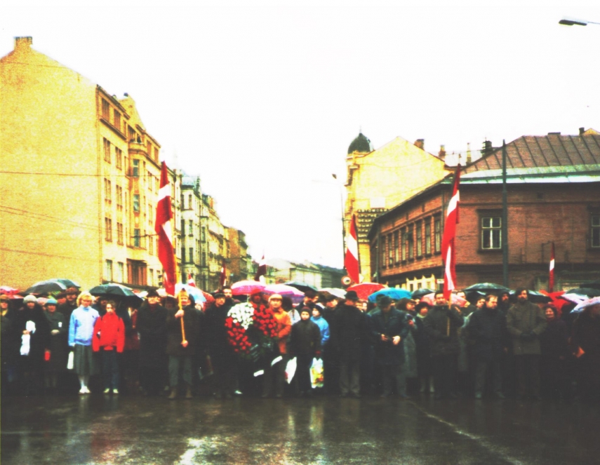 Latvians mark the fortieth anniversary of the deportations, March 1989
