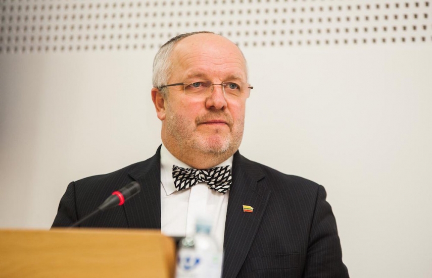 Lithuanian Defence Minister Olekas [Image: 15min.lt]