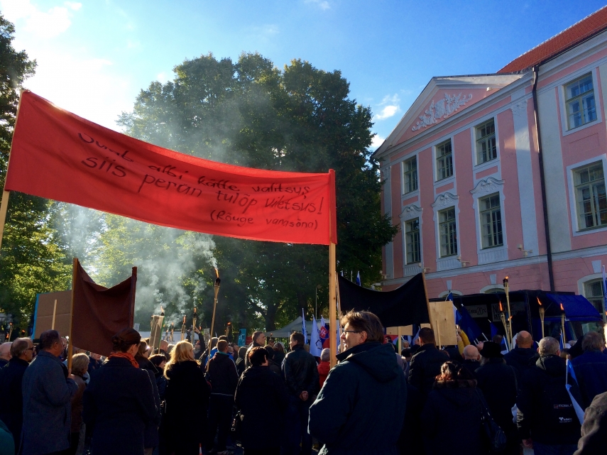 TORCH LIT PROTESTS: demonstrations on Oct 14 outside Estonia’s Parliament.