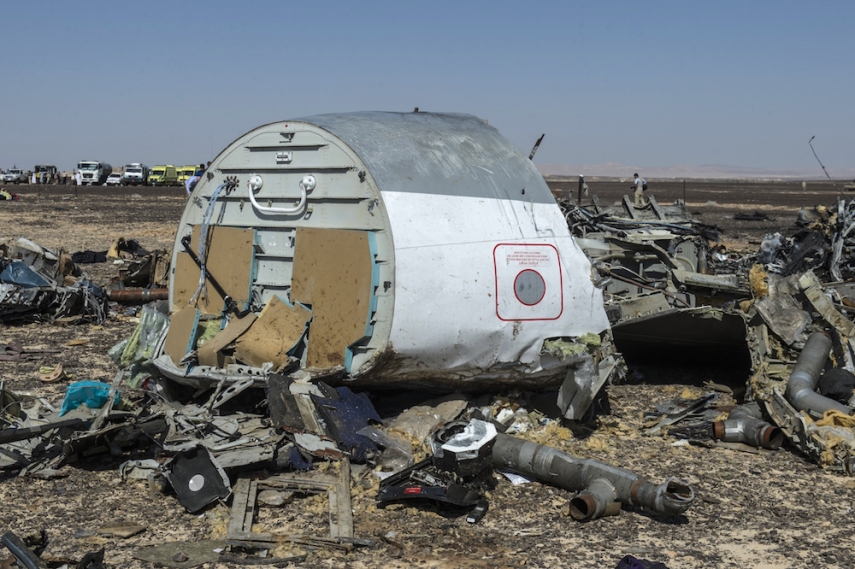 The aftermath of the Sinai plane crash [Image: IBTimes]