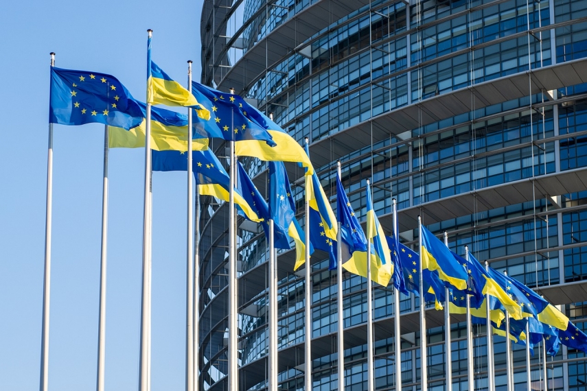 EU Commission likely to recommend granting candidate status to Ukraine – Lithuanian envoy