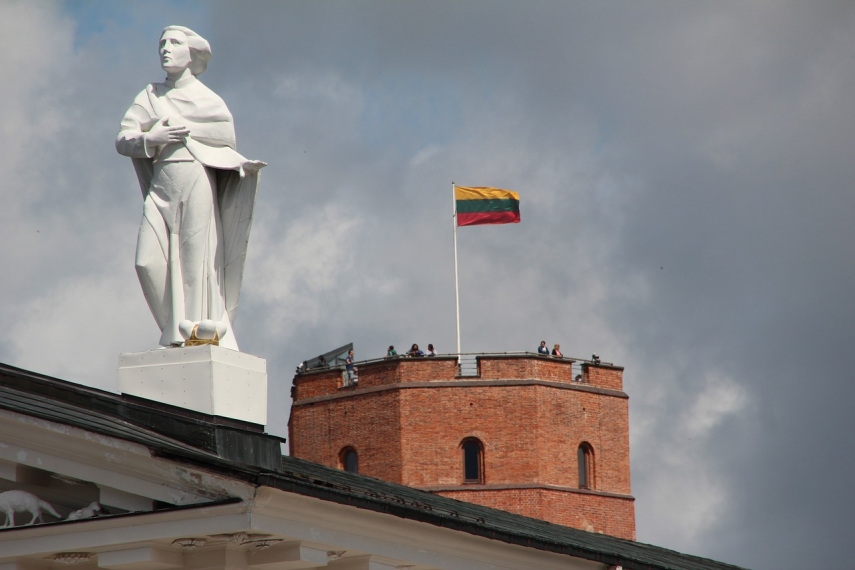 Lithuanian, Latvian defense ministers to discuss defense cooperation in Vilnius