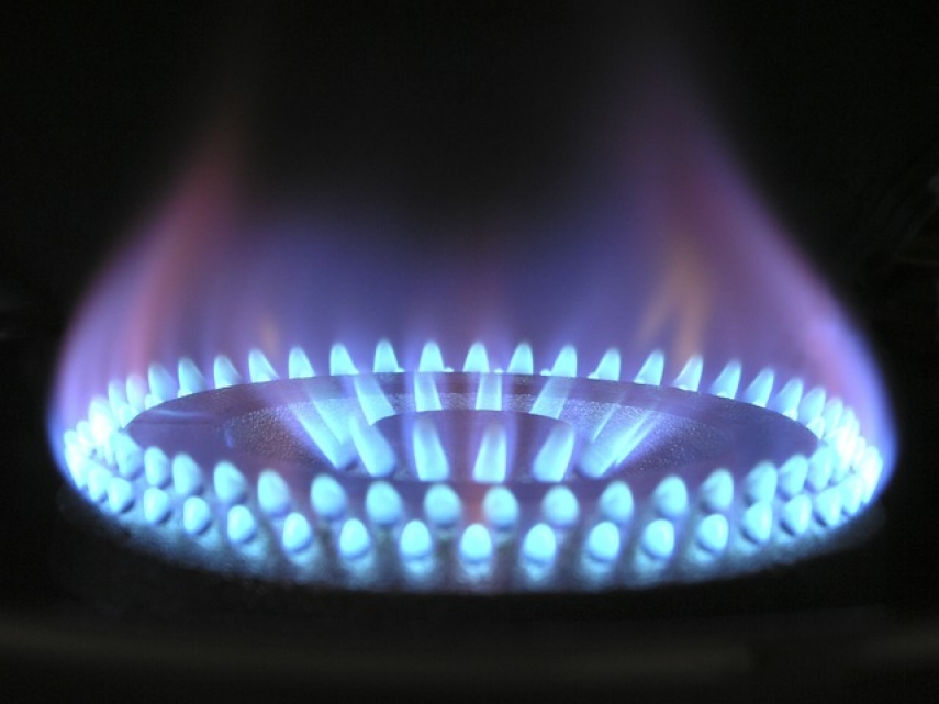 Commission recommends that member states continue saving gas