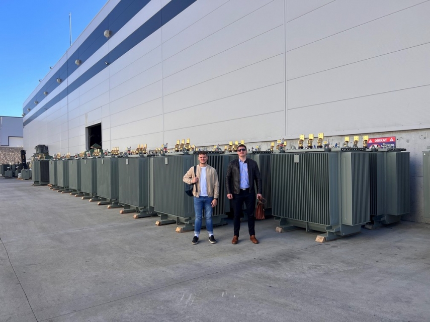 Photo: Testing the transformers of the Kirikmäe solar plant at the TEK Transformatör factory. From the left: Chief Engineer of WiSo, Jano Aunbaum, and Procurement Manager, Madis Anni