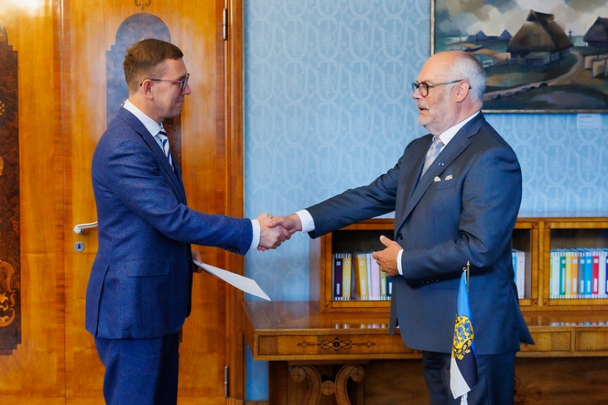 President appoints Estonia's new govt to office