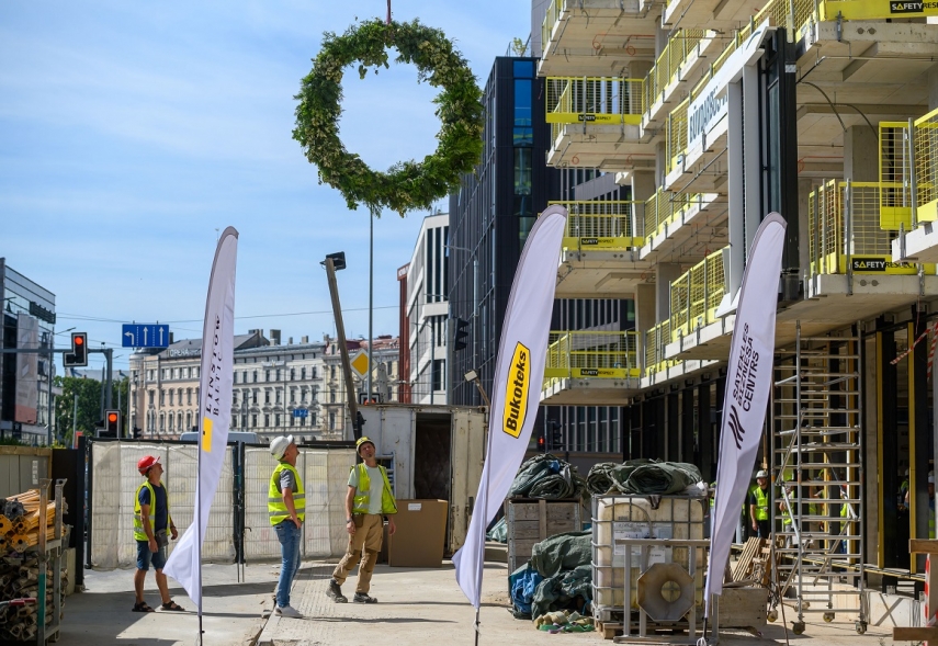 Topping Out celebration at Satekles Business Center developed by Linstow Baltic