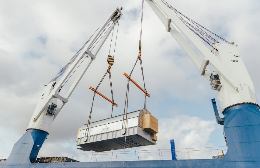 Over 390 tons of synchronous condenser equipment, essential for the stability of Latvia's power system, has been received at the Port of Ventspils