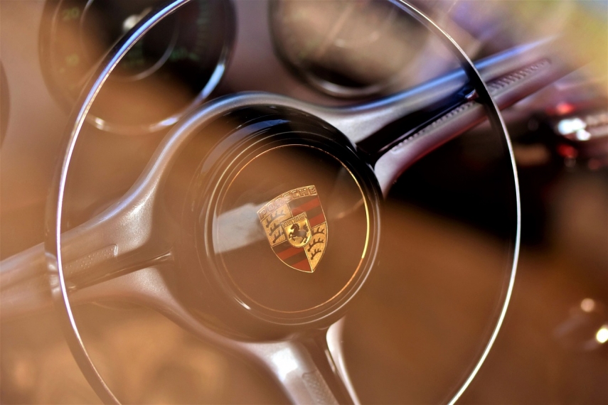 Trends and Challenges Shaping the Automotive Industry in 2025