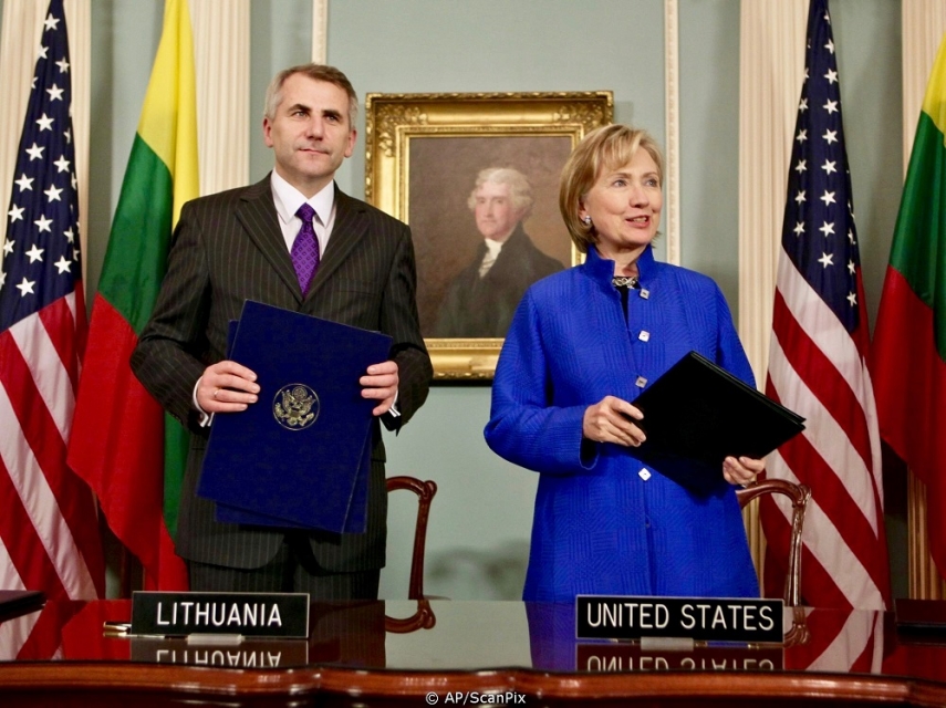 Photo: Vygaudas Usackas with former US Secretary of State Hillary Clinton
