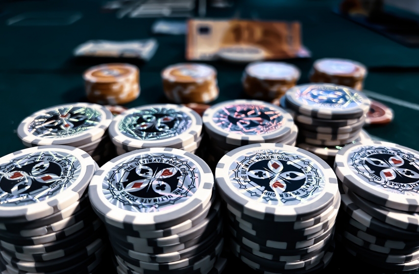 What is behind the magic of luck in online casinos? Let's find out together