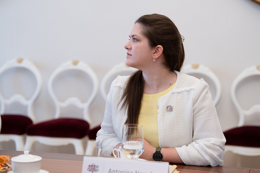 Nenaseva protests against Russia's participation at Women Speakers' Summit in Geneva