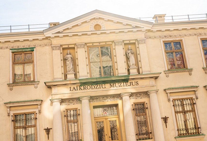 The Clock and Watch Museum of the LNMA hosts an exhibition celebrating the senses and sensations