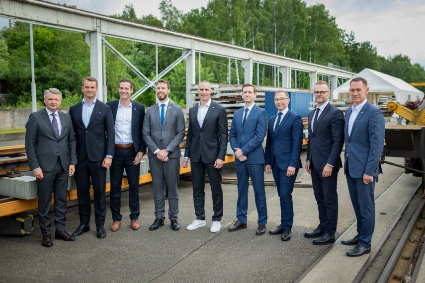 Photo: Baltica and voestalpine Railway Systems mark start of turnout production