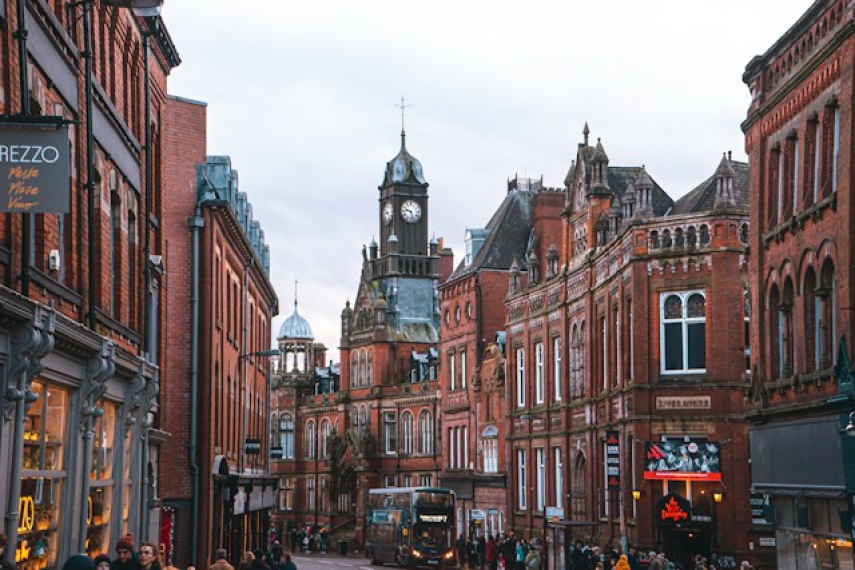 Best UK Websites for Finding Local Services